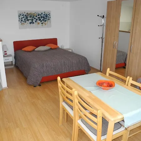 In Mit Terrasse Apartment Crikvenica