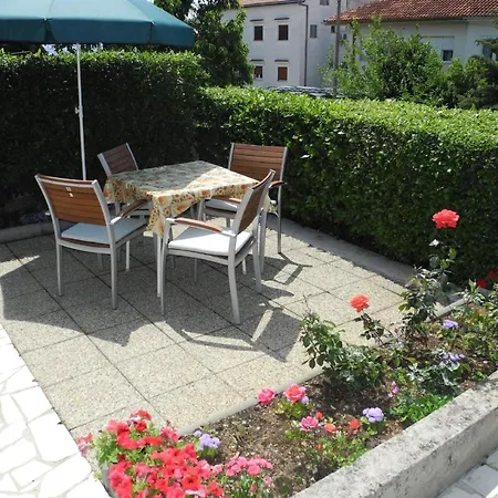 In Mit Terrasse Apartment Crikvenica