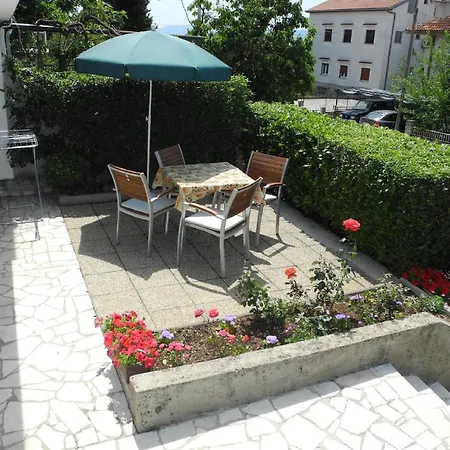 Apartment In Mit Terrasse